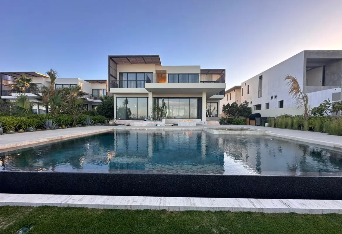 Pool finished with Maxi Alaska