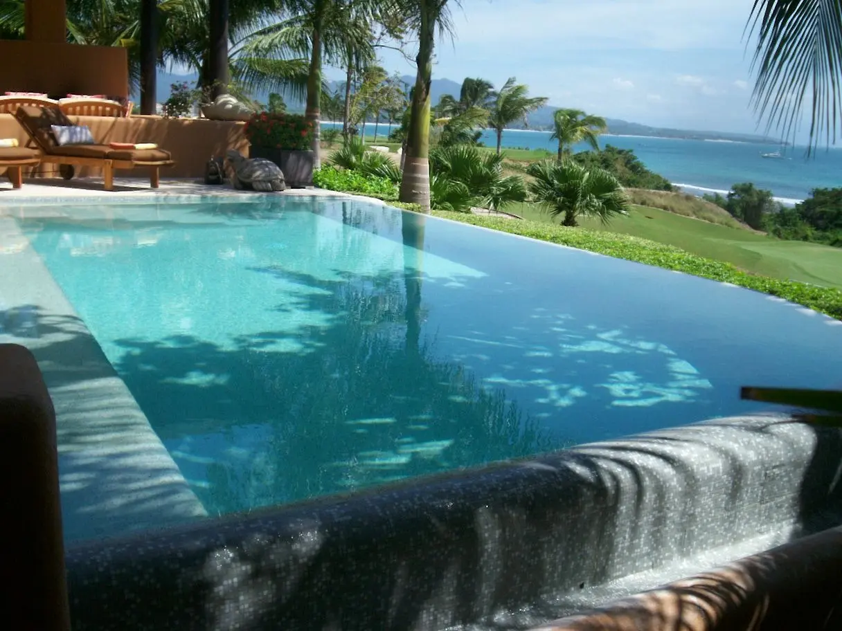 El Encanto villa pool
